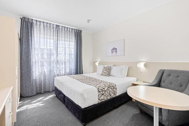 Standard Room, 1 King Bed