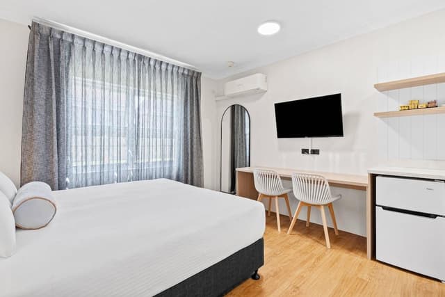 Deluxe Room, 1 King Bed, Non Smoking