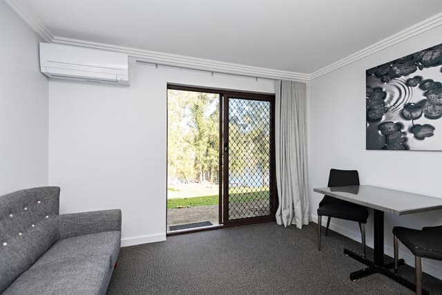 Executive Room, 1 Queen Bed, Lake View, Free Wi-Fi & Parking