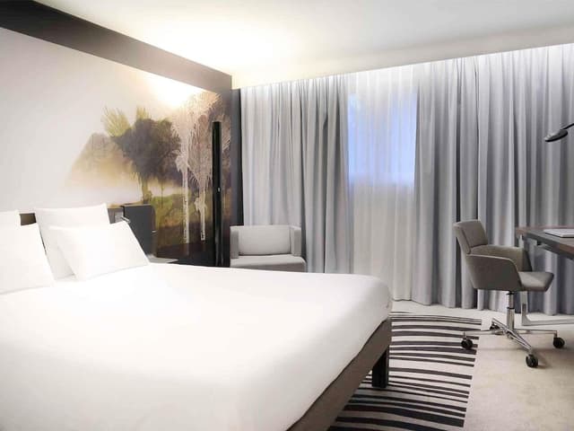 Executive Room, 1 Queen Bed with Sofa bed