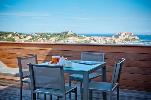 Suite 2 Chambres 2 Salles de bain vue mer