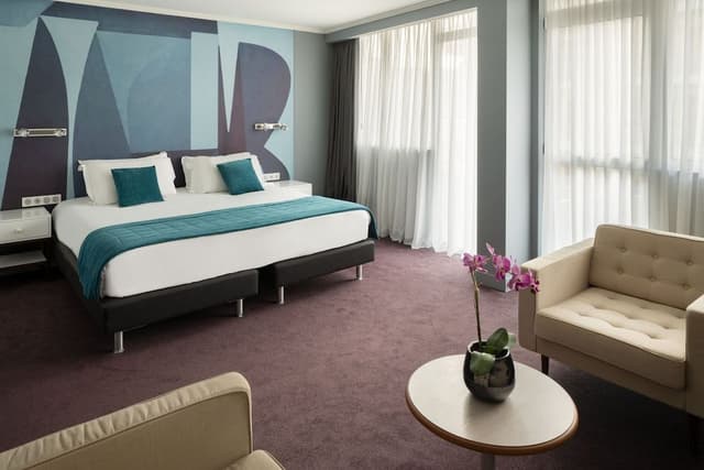 Deluxe Suite, Balcony