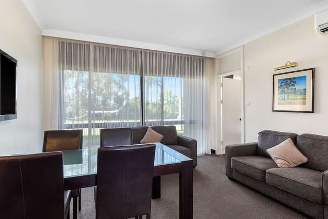 One Bedroom Apartment