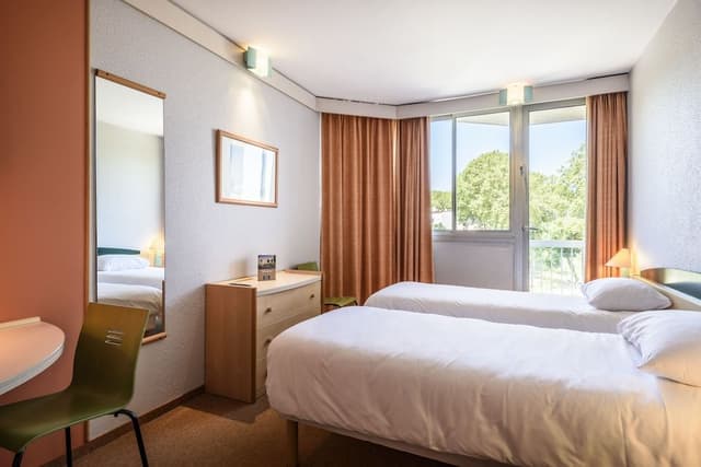 Standard Twin Room