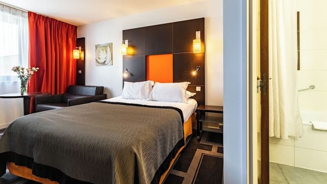 Standard Room, 1 Queen Bed