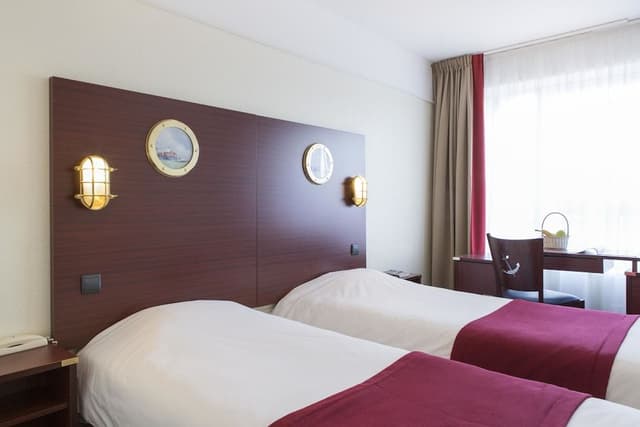 Twin Room, Harbor View