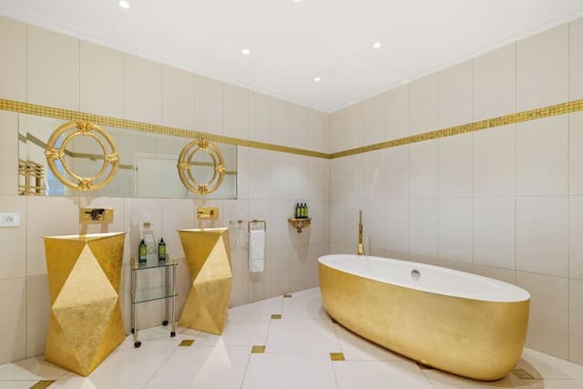 Royal Suite