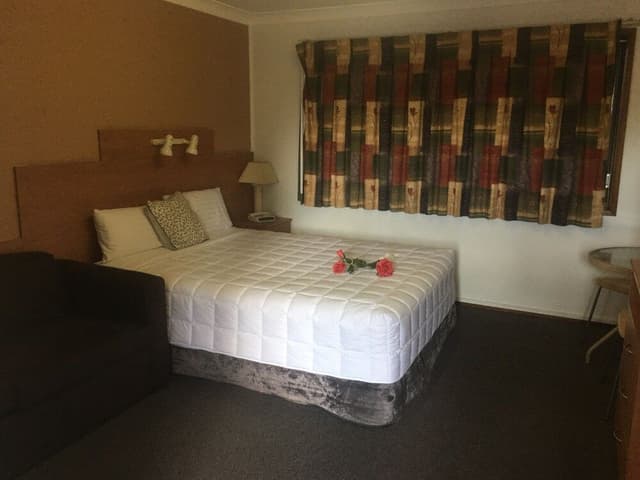Queen Room Downstairs