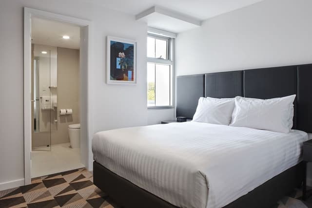 Standard Queen Room