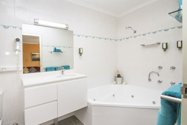 Superior Spa Suite