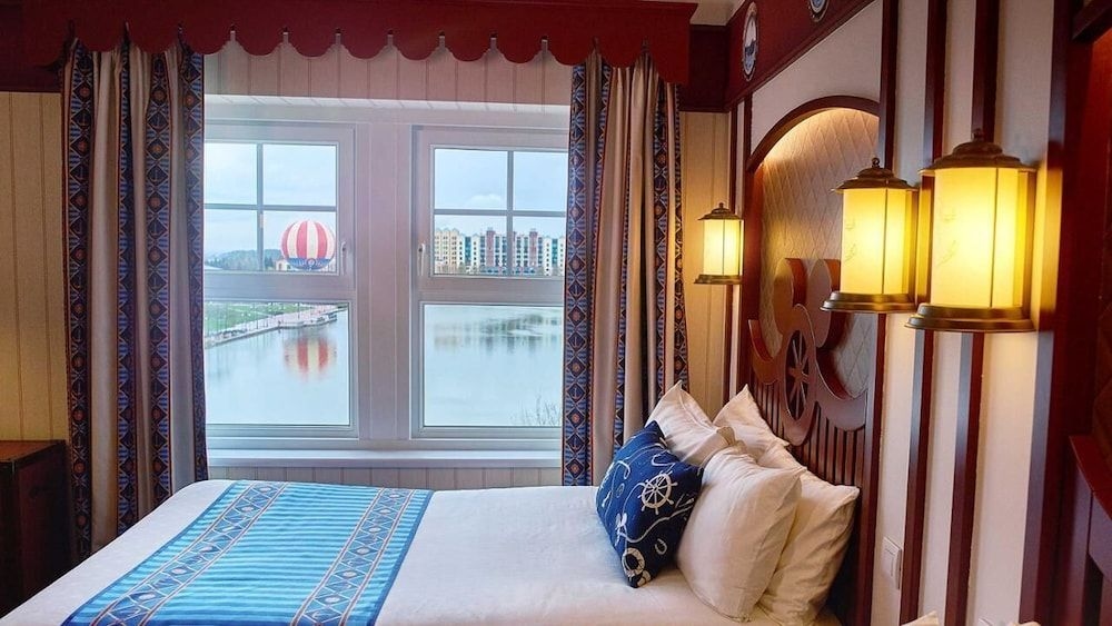 Newport Bay Club2