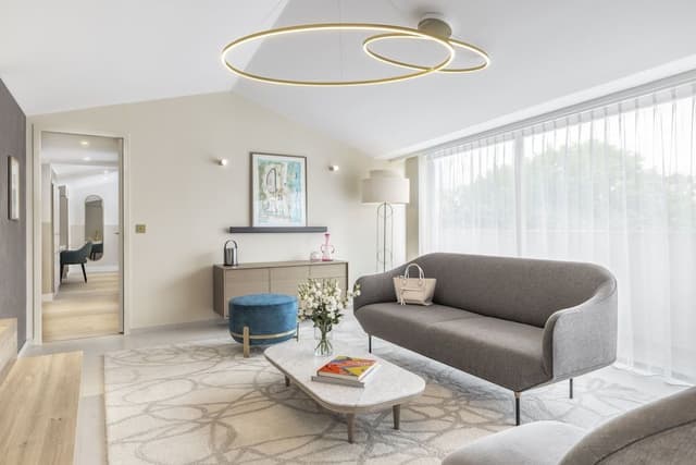 Suite 1923