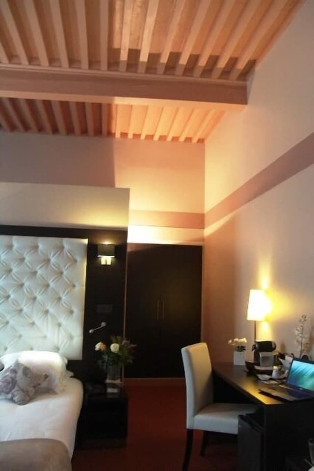 Junior Suite, 1 Queen Bed, Non Smoking