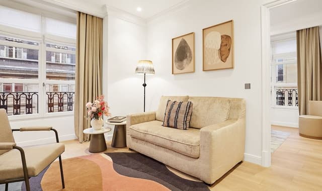 Suite (Prestige)