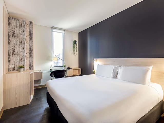 Standard Room, 1 King Bed