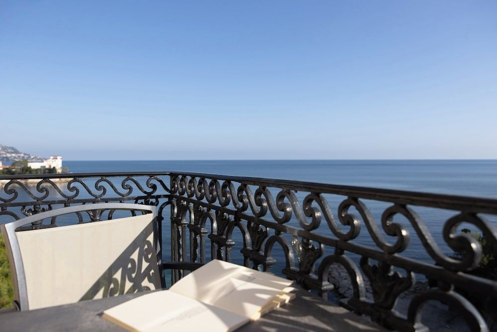 Royal Riviera1