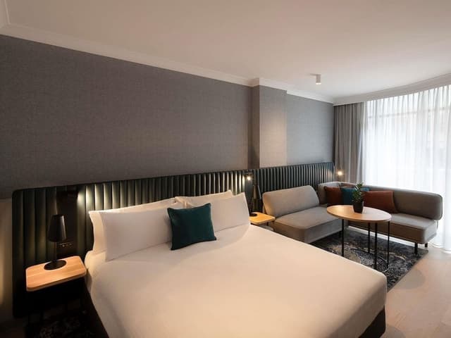 Superior Room, 1 King Bed, Balcony