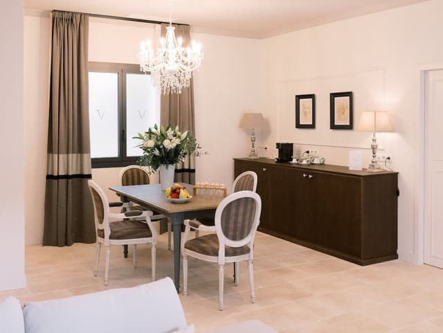 Rosemary Suite, private hot tub