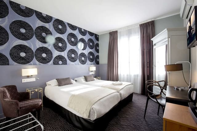 Chambre classique, double bed only.