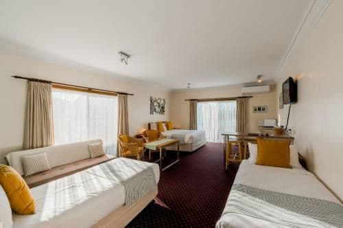 Deluxe Family Room