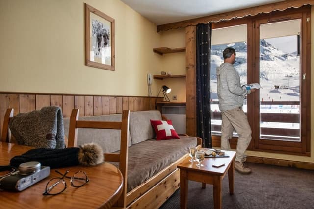 Comfort One-Bedroom Apartment with Cabin (4-6 People)