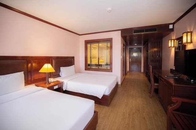 Oasis Pool View Twin Room with Balcony
