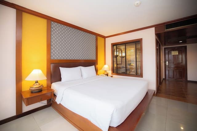 Executive Pool View King Room with Balcony