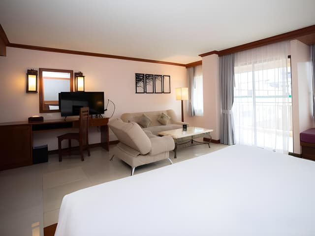 Executive Pool View King Room with Balcony