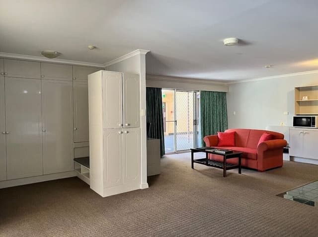 Deluxe Studio, 1 King Bed