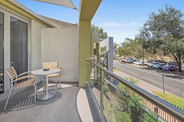 Executive Room, 1 King Bed, Balcony