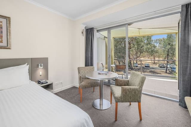 Executive Room, 1 King Bed, Balcony