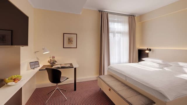 Standard Room, 1 Double Bed, Courtyard View