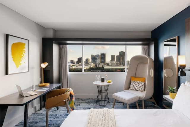 Premium Room, 1 King Bed, River View