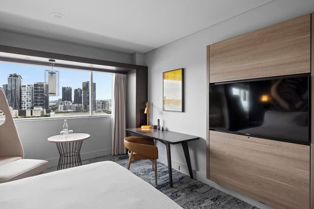 Premium Room, 1 King Bed, River View