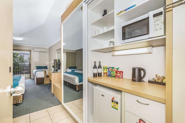Deluxe Suite, 1 King Bed, Non Smoking