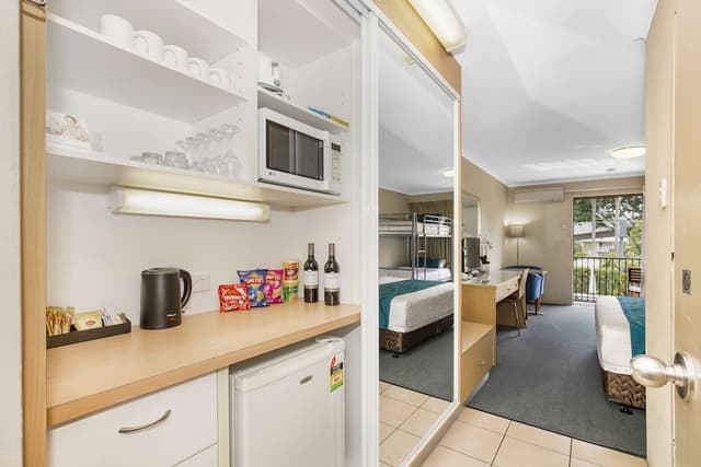 Suite, Multiple Beds, Non Smoking, Kitchenette (Living Room)