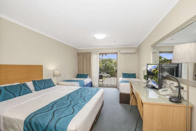 Deluxe Room, Multiple Beds, Non Smoking