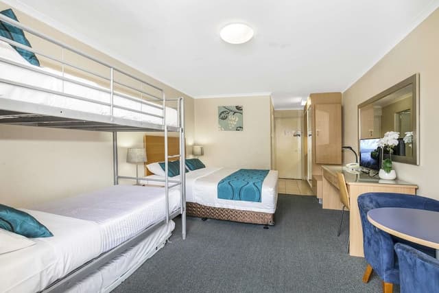 Suite, Multiple Beds, Non Smoking, Kitchenette (Living Room)