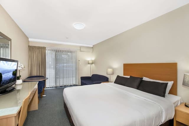 Deluxe Suite, 1 King Bed, Non Smoking