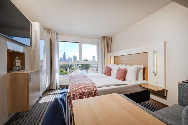 Skyline Category, 1 Queen Size Bed