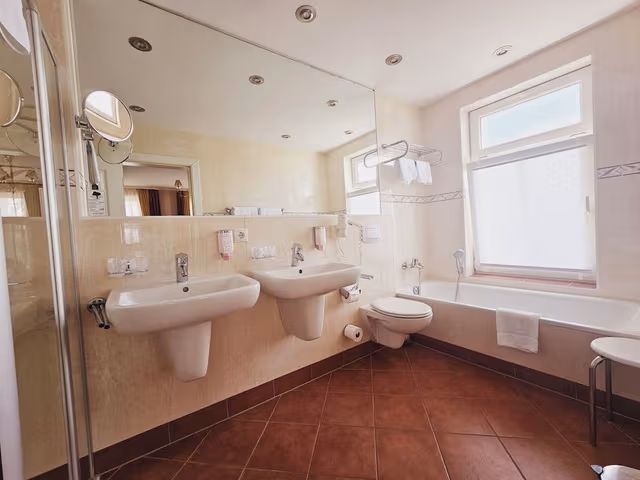Suite, Balcony