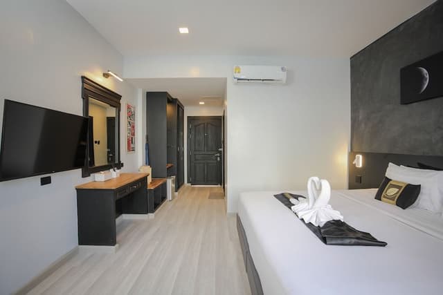 Deluxe Double or Twin Room, Pool Access