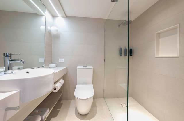 DBL DBL DELUXE ROOM W/WATER VIEW AND BALCONY