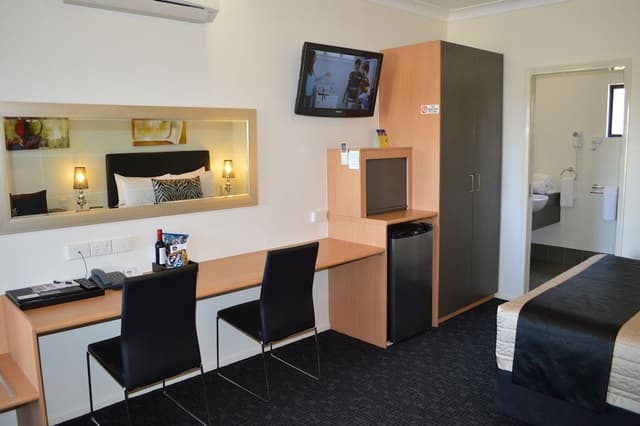 Standard Room, Multiple Beds, Non Smoking