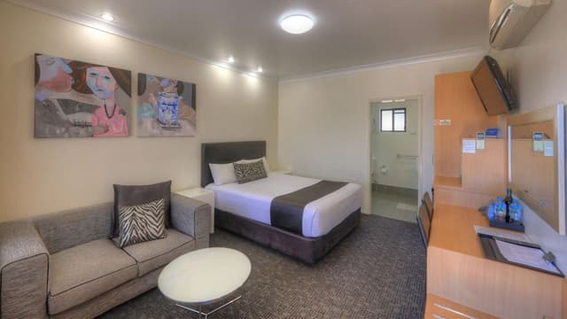 Deluxe Room, 1 Queen Bed, Non Smoking