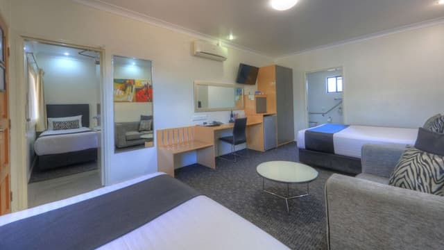 Suite, Multiple Beds, Non Smoking