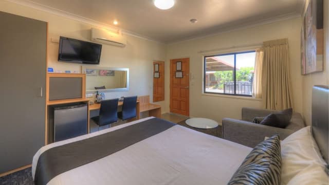 Deluxe Room, 1 Queen Bed, Non Smoking