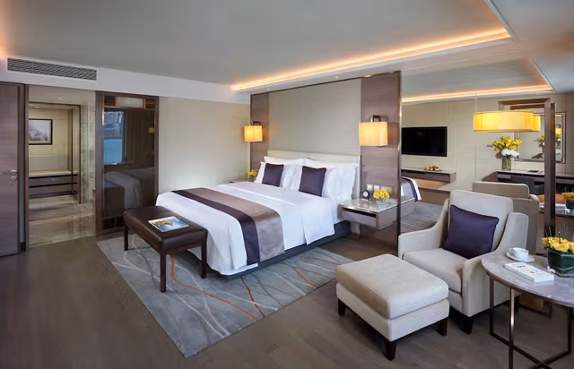 Suite, 1 King Bed (Victoria Harbour View)