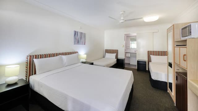 Standard Room, Multiple Beds, Non Smoking