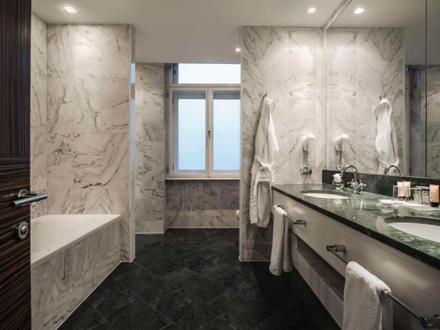 Grand Premium Room with City View